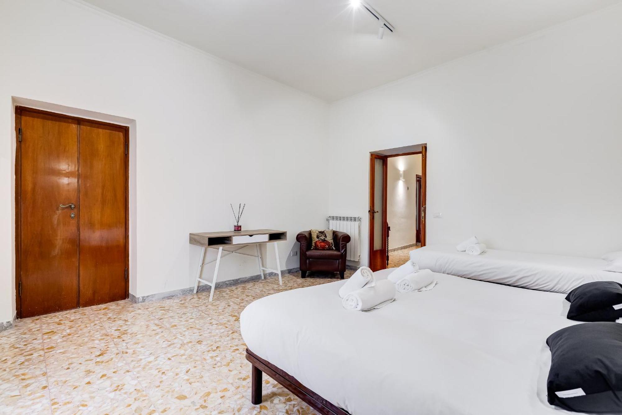 Vivilo Collection - San Vito View Apartment - 3 Bdr 2 Baths Rome Exterior photo