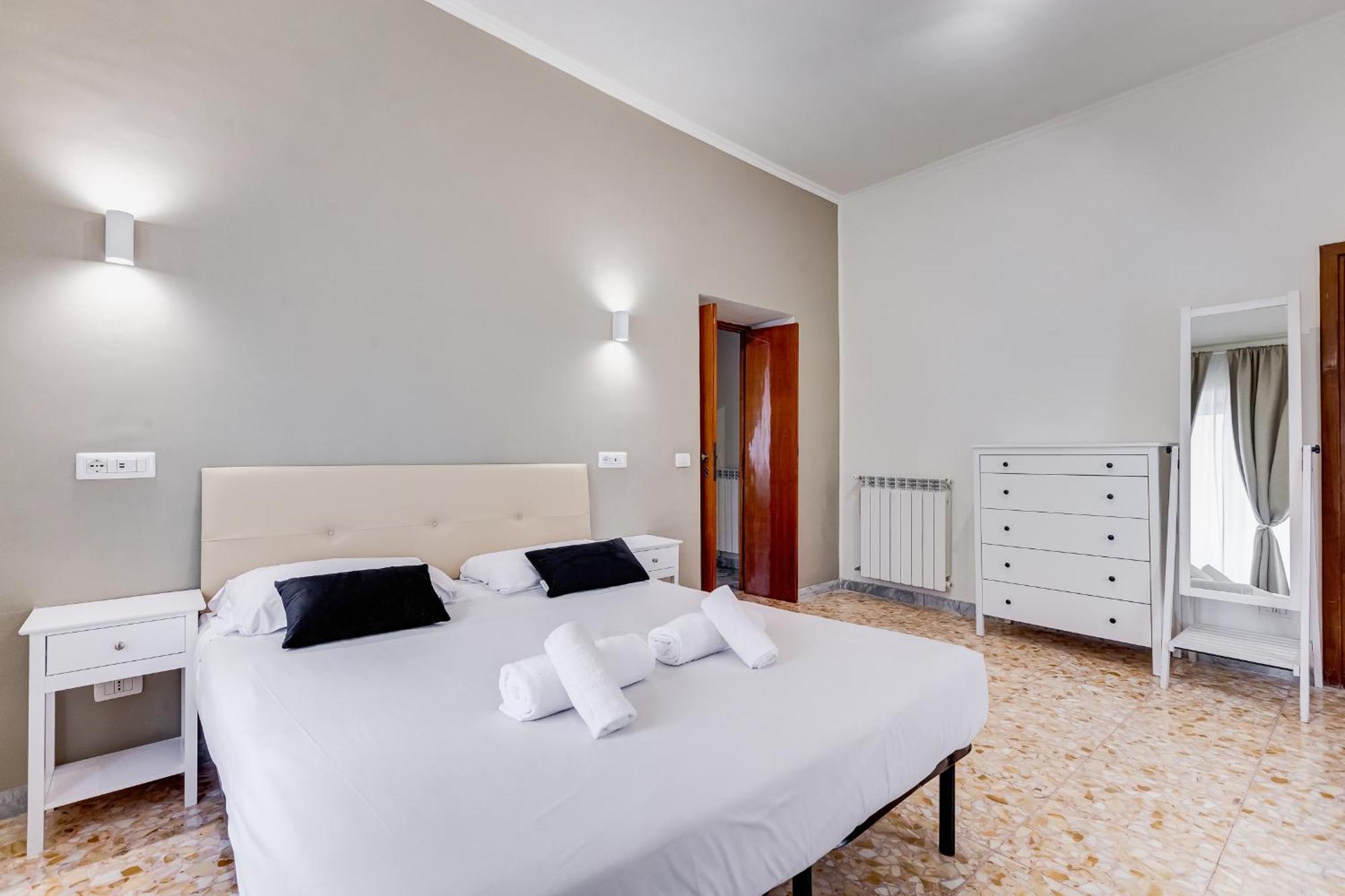 Vivilo Collection - San Vito View Apartment - 3 Bdr 2 Baths Rome Exterior photo